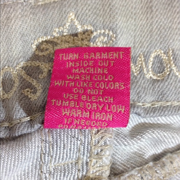 Almost Famous Distressed Cuffed Crop Jeans Size 5 - Picture 7 of 8